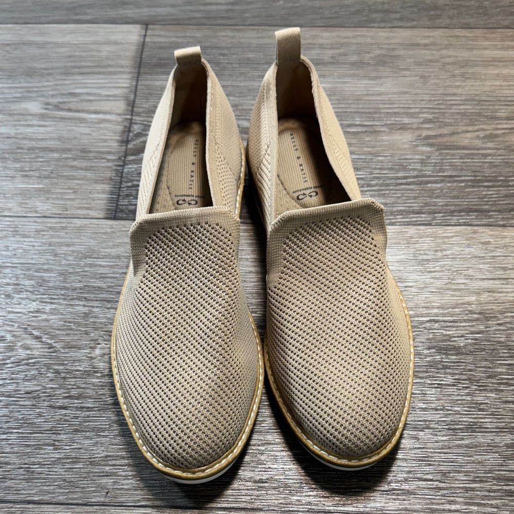Kelly & katie Beige Slip-On Shoes woman’s 7.5 (s145)